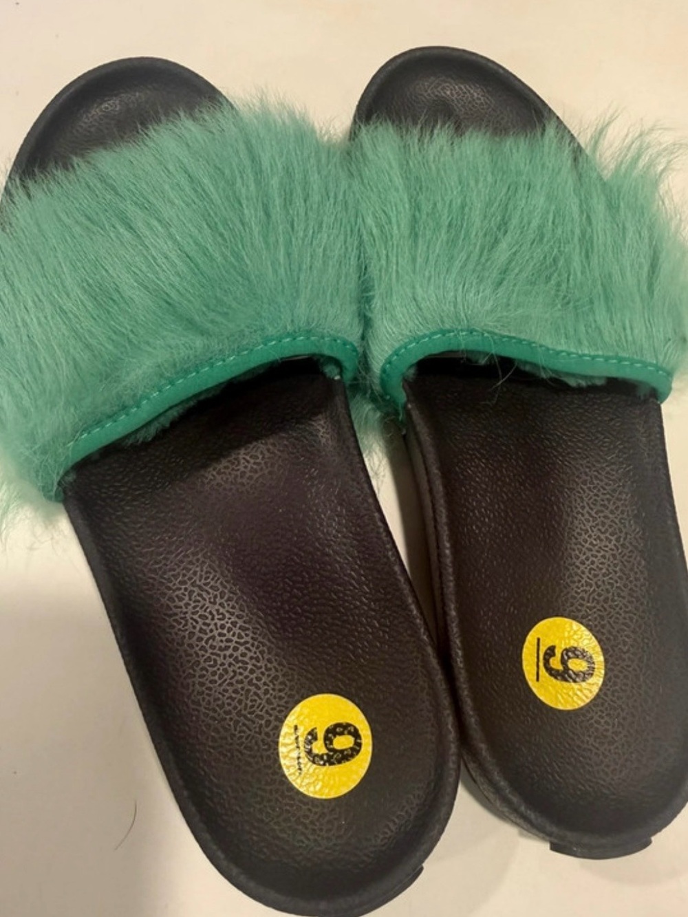 NWT SIZE 9 UGG slides - Picture 1 of 7